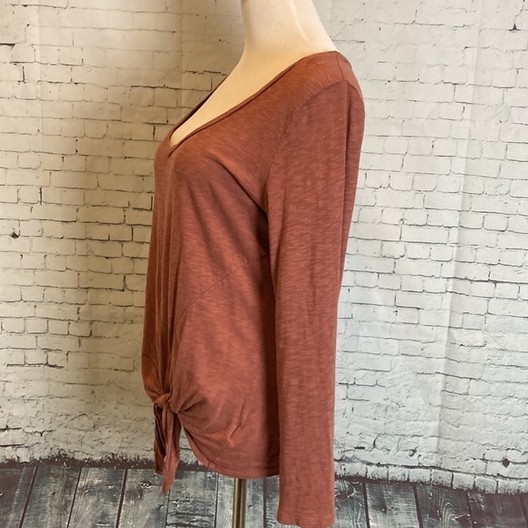 Express One Eleven V-Neck Tie Front Easy Long Sleeve Lightweight Shirt Normcore - Picture 10 of 15